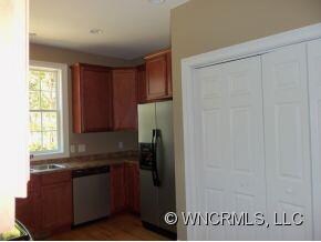 Kitchen & laundry closet