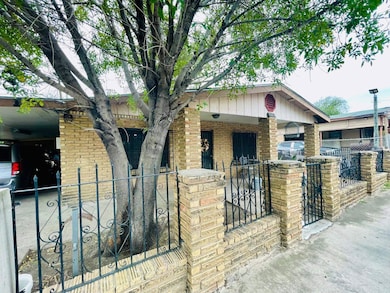 1503 Chicago St, Laredo, TX 78041 - photo 2