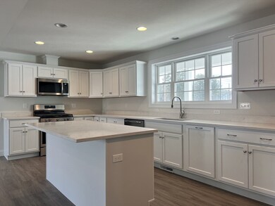 86 Berube Ln unit 34, Dracut, MA 01826 - photo 3