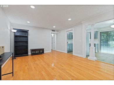 1823 NE Multnomah St unit 21, Portland, OR 97232 - photo 2