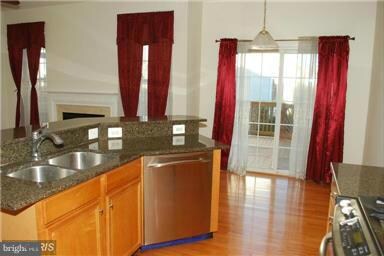 25348 Mcintyre Square, Chantilly, VA 20152 - photo 5