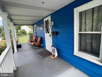 63 S Laurel Ave, Berkeley Springs, WV 25411 - photo 4