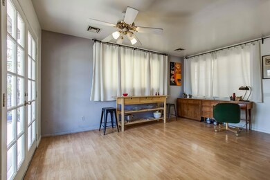 Eat-In Kitchen