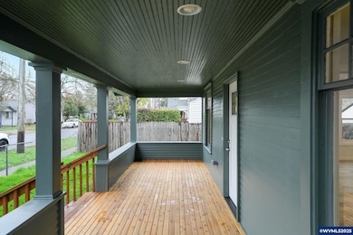 715 19th St SE, Salem, OR 97301 - photo 6