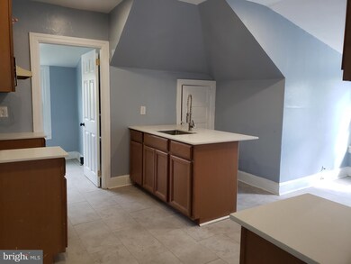 11 Cloverdale Ave unit 2, Upper Darby, PA 19082 - photo 3