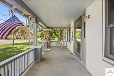 104 E 4th St, Stover, MO 65078 - photo 3