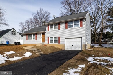 204 Fullwood Rd, Delran, NJ 08075 - photo 2