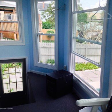 1140 W Locust St, Scranton, PA 18504 - photo 5