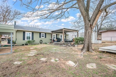 104 E Grothe St, Fredericksburg, TX 78624 - photo 6