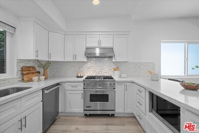 4522 Ensenada Dr, Woodland Hills, CA 91364 - photo 7