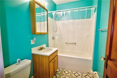 48 Kenwood St unit 2R, Woonsocket, RI 02895 - photo 6