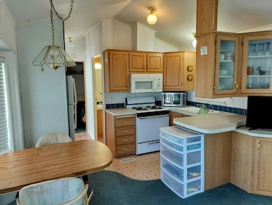 10667 S Avenue 10 E unit D2, Yuma, AZ 85365 - photo 5