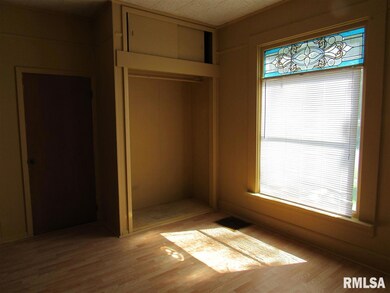 2148 W 2nd St, Davenport, IA 52802 - photo 7