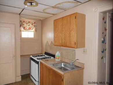 16 Moyston St, Schenectady, NY 12307 - photo 7