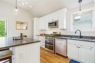 18 Weaver Ave, Newport, RI 02840 - photo 4