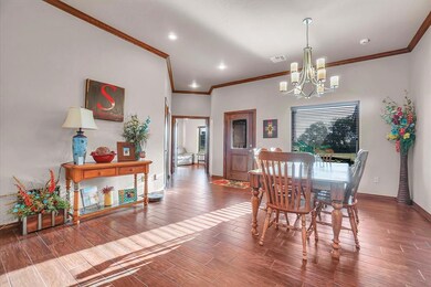 Beautiful entry with crown molding.
