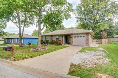 711 E Scott Wayne Dr, Nixa, MO 65714 - photo 3