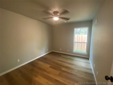 207 E 3rd St unit A, Owasso, OK 74055 - photo 7