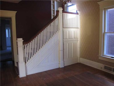 Entry/Foyer. Foyer