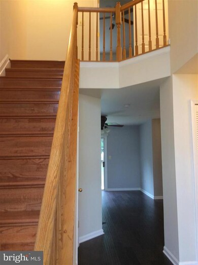 19947 Dunstable Cir, Germantown, MD 20876 - photo 3