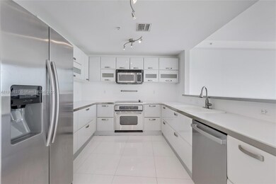 Regatta unit PH602, Miami Beach, FL 33141 - photo 4