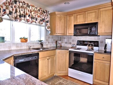 319 Stearns St unit 32, Carlisle, MA 01741 - photo 2