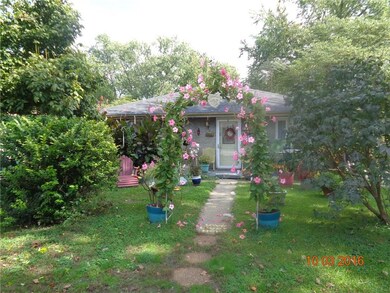 349 Smith St, Columbus, IN 47201 - photo 2