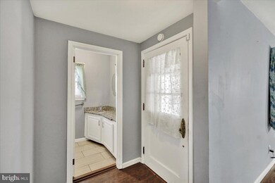 212 Mayer St, Reading, PA 19606 - photo 6