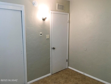 P1677172-14-MLS-456105