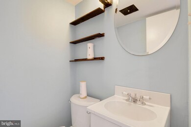 2382 Sun Valley Cir unit B12, Silver Spring, MD 20906 - photo 6