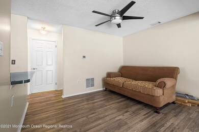 41 Madison Ct unit 31, Tinton Falls, NJ 07712 - photo 7