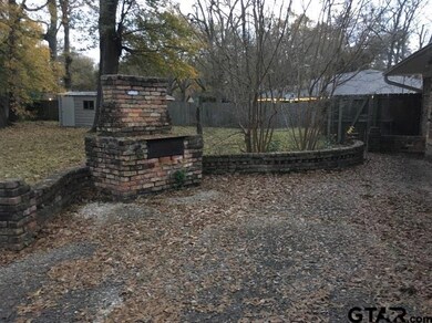904 904 Trenton Dr, Tyler, TX 75703 - photo 2
