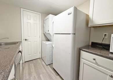 4710 Charecote Ln unit D, Columbus, OH 43220 - photo 7