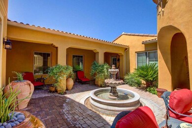 LOGGIA OFF CASITA