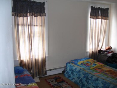 218 S Decker Ct, Scranton, PA 18504 - photo 6