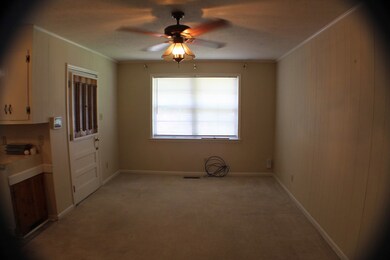 1900 W Lakeridge Dr, Albany, GA 31707 - photo 4