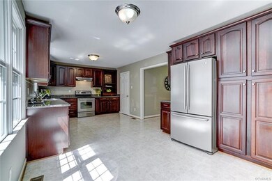 3967 Running Fox Ct, Powhatan, VA 23139 - photo 7