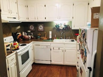 315 Moody St, Picayune, MS 39466 - photo 2