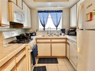 44514 15th St E unit 2, Lancaster, CA 93535 - photo 5