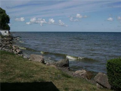 Waterfront/Dock/Pier