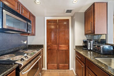 Sage Condominiums unit 1111, Houston, TX 77056 - photo 4