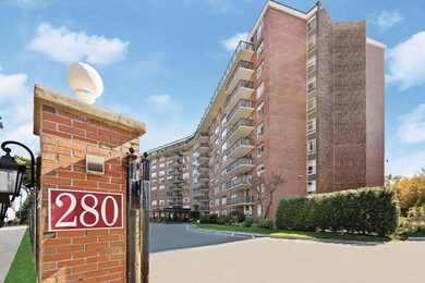 Imperial Towers unit 701, Chestnut Hill, MA 02467 - photo 2