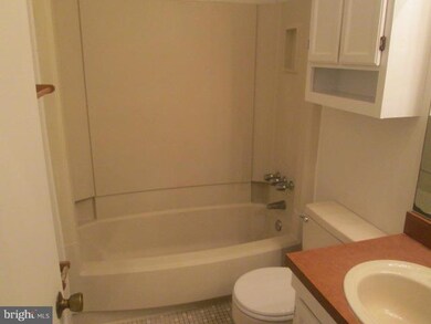 2015 Headlands Cir, Reston, VA 20191 - photo 6