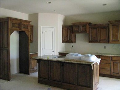 Kitchen. Custom Cabinets,Granite & Pantry
