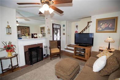 welcome into the cozy living room from the enclose
