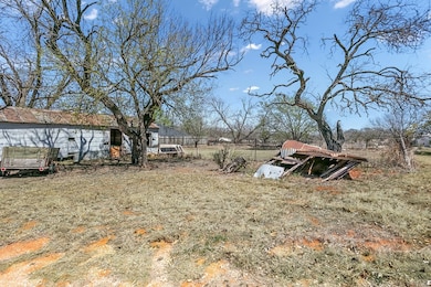 911 Hill St, Fredericksburg, TX 78624 - photo 5