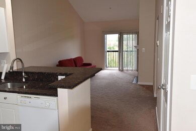 11352 Aristotle Dr unit 7-406, Fairfax, VA 22030 - photo 5