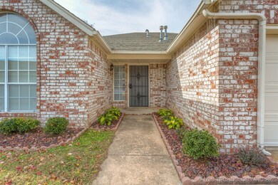 3908 S Walnut Ave, Broken Arrow, OK 74011 - photo 4
