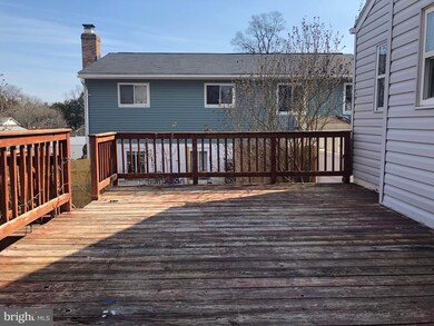 8412 Spruce Hill Dr, Laurel, MD 20707 - photo 6