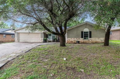 521 Bryan Dr, Denison, TX 75020 - photo 2